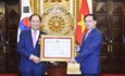 Trao tặng Huân chương Hữu nghị cho Đại sứ Hàn Quốc tại Việt Nam Park Noh Wan