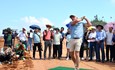 Cú swing đầu tiên của huyền thoại Greg Norman tại sân golf Văn Lang Empire