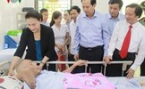 Chủ tịch Quốc hội thăm, tặng quà cho các thương, bệnh binh tỉnh Hà Nam