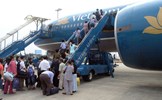 Vietnam Airlines chậm chuyến vì chờ khách VIP: Tùy tiện, cửa quyền