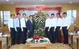 Phó Chủ tịch - Tổng Thư ký UBTƯ MTTQ Việt Nam Hầu A Lềnh thăm và chúc mừng Báo NTNN/Dân Việt