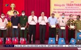 Ủy viên Bộ Chính trị, Chủ tịch Trần Thanh Mẫn trao quà Tết cho người nghèo tại Hậu Giang và Cần Thơ