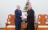 Chủ tịch Đỗ Văn Chiến chúc mừng Giáng sinh tại Tòa Giám mục Giáo phận Vinh