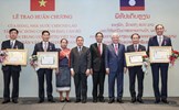 Đảng, Nhà nước Lào trao Huân chương tặng lãnh đạo UBTƯ MTTQ Việt Nam và Ban Dân vận Trung ương