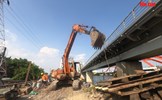 Tháo dỡ cầu sắt Bình Lợi 118 tuổi vượt sông Sài Gòn