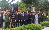 Lãnh đạo TP Hồ Chí Minh dâng hương tưởng nhớ Chủ tịch nước, Đại tướng Lê Đức Anh