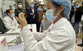 Mũi vắc xin phòng COVID-19 đầu tiên của Việt Nam bắt đầu được tiêm thử trên người