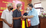 Phó Chủ tịch Nguyễn Hữu Dũng thăm hỏi, tặng quà gia đình chính sách tại tỉnh Quảng Trị
