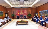 Chủ tịch Quốc hội Vương Đình Huệ tiếp Điều phối viên thường trú của LHQ tại Việt Nam