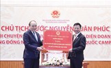 Chủ tịch nước Nguyễn Xuân Phúc thăm cán bộ, nhân viên Đại sứ quán, cộng đồng người Việt Nam tại Campuchia