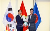 Bộ trưởng Bùi Thanh Sơn gặp gỡ cộng đồng người Việt tại Hàn Quốc