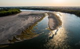 Hình ảnh 6 con sông khắp thế giới cạn nước vì nắng nóng kinh hoàng