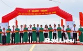 Phó Chủ tịch - Tổng thư ký Lê Tiến Châu cắt băng khánh thành cầu Xẻo Vẹt kết nối tỉnh Bạc Liêu với Hậu Giang
