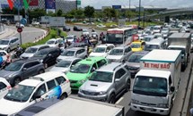 Cầu vượt Sân bay Tân Sơn Nhất: Lãng phí, kẹt xe vẫn nghiêm trọng