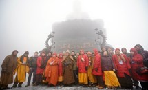Đại tượng Phật A Di Đà lớn nhất Việt Nam được khai quang trên đỉnh Fansipan