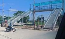 Cầu bộ hành vượt đường sắt tại Thanh Hóa: Bài học cho các công trình bạc tỷ gây lãng phí, phản cảm