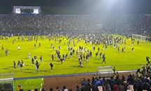 127 cổ động viên thiệt mạng trong một trận đấu bóng đá ở Indonesia