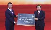 Doanh nhân Việt Nam trao ủng hộ xây dựng 212 căn nhà Đại đoàn kết cho người nghèo