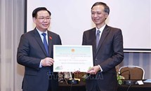 Chủ tịch Quốc hội Vương Đình Huệ gặp đại diện Cộng đồng người Việt Nam tại Australia