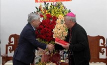 Chủ tịch Đỗ Văn Chiến thăm, chúc mừng Giáng sinh tại Nghệ An
