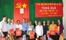 Phó Chủ tịch Bùi Thị Thanh thăm gia đình chính sách tại Bình Thuận