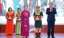 Tôn vinh tài năng, trí tuệ phụ nữ Việt Nam