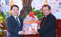 Phó Chủ tịch - Tổng Thư ký Hầu A Lềnh chúc mừng Giáng sinh tại Lạng Sơn