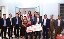 Trưởng Ban Dân vận Trung ương Trương Thị Mai trao nhà tình nghĩa tại Nghệ An