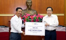 MTTQ Việt Nam tiếp nhận 2 hệ thống máy ECMO ủng hộ công tác phòng, chống dịch Covid-19