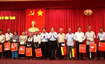 Chủ tịch Trần Thanh Mẫn thăm hỏi, tặng quà các gia đình chính sách tại TP. Cần Thơ