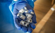 Australia thông tin về 30 trường hợp tử vong sau tiêm vaccine Pfizer ở Na Uy