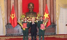 Tổng Bí thư, Chủ tịch nước Nguyễn Phú Trọng trao Quyết định thăng quân hàm cho hai Thứ trưởng Bộ Quốc phòng