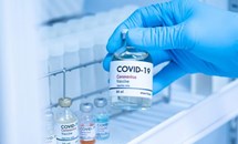Hơn 100 triệu người trên thế giới được tiêm vắc-xin ngừa Covid-19