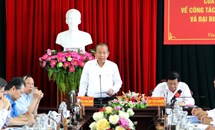 Phó Thủ tướng Trương Hòa Bình kiểm tra công tác bầu cử tại tỉnh Vĩnh Long
