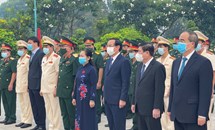 Đoàn đại biểu TP Hồ Chí Minh viếng Nghĩa trang Liệt sĩ dịp 30-4