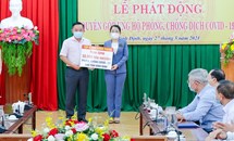 Tập đoàn Hưng Thịnh trao tặng 50.000 liều vắc-xin phòng, chống Covid-19 cho tỉnh Bình Định