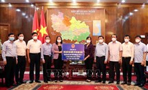 Phó Chủ tịch nước thăm, động viên nhân dân Bắc Ninh phòng, chống dịch