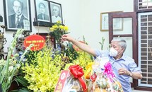 Chủ tịch Đỗ Văn Chiến dâng hương tưởng nhớ đồng chí Lê Quang Đạo