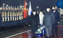 Chủ tịch nước Nguyễn Xuân Phúc tới Moskva, bắt đầu thăm chính thức Liên bang Nga