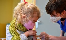 Hàng chục trẻ em Đức bị tiêm nhầm vaccine COVID-19 người lớn