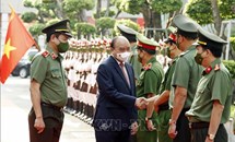 Chủ tịch nước Nguyễn Xuân Phúc chúc Tết Công an TP Hồ Chí Minh