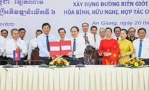Tiếp tục xây dựng tổ chức Mặt trận và các đoàn thể nhân dân hai nước Việt Nam và Campuchia ngày càng vững mạnh