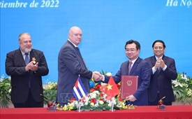 Thủ tướng Phạm Minh Chính và Thủ tướng Cuba chứng kiến Lễ ký kết các văn kiện 