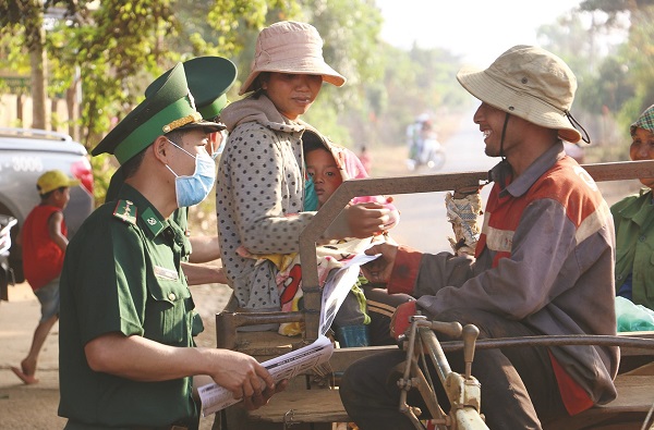 m.tapchimattran.vn