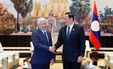 Thủ tướng Lào Sonexay Siphandone tiếp thân mật Đoàn đại biểu cấp cao Ủy ban Trung ương MTTQ Việt Nam