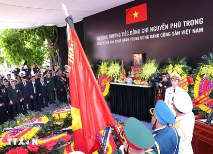 Lễ an táng Tổng Bí thư Nguyễn Phú Trọng tại Nghĩa trang Mai Dịch 